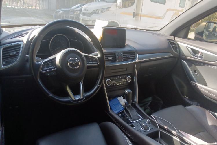 Used Mazda CX-4 2018 2.0L Automatic Two-Wheel Drive Blue Sky Premium Upgrade Version China V Standard
