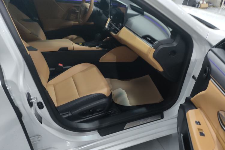 Used Lexus ES 2025 200 Premium Edition