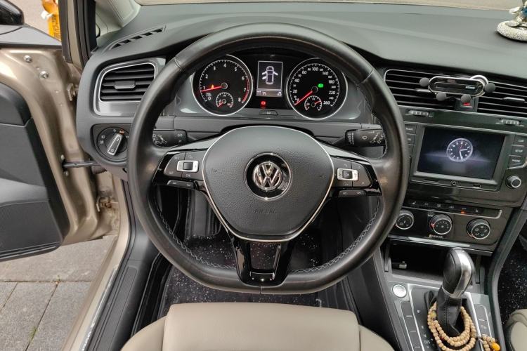 Used Volkswagen Golf 2017 230TSI Automatic Luxury Million-Vehicle Commemorative Edition