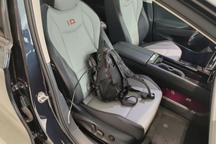 Used Volkswagen ID.7 VIZZION 2024 AIR model Right Front Seat