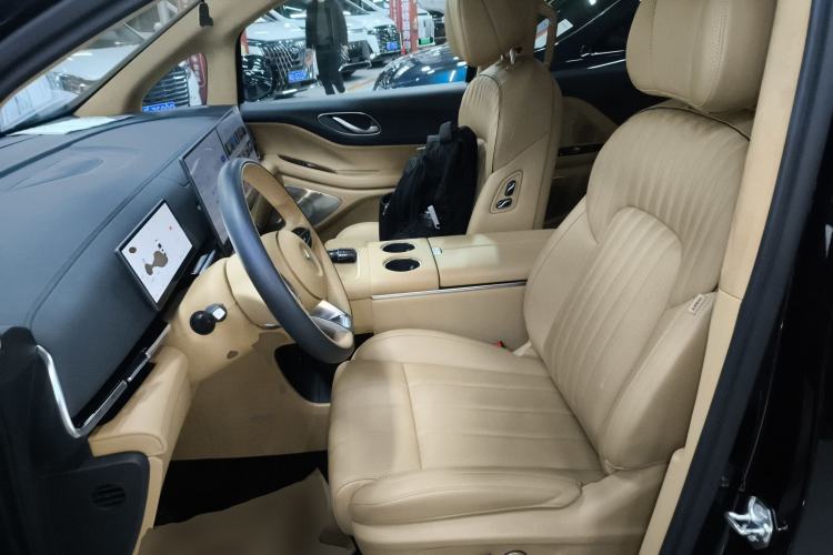 Used VOYAH Dream 2025 PHEV Four-Wheel-Drive Flagship Kunpeng Edition
