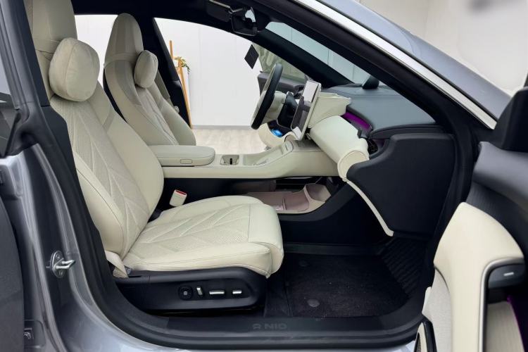 Used Nio ET5T 2025 75 kWh Touring Right Front Seat