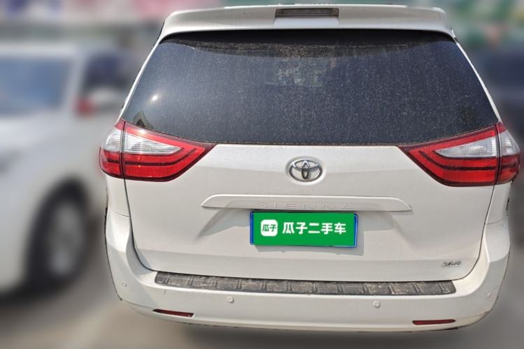 Used Toyota SIENNA 
