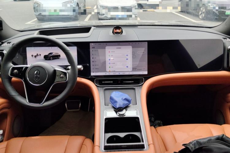 Used Hima AITO M9 2024 All-Electric Ultra Version 100 kWh 6-Seater Model Center Console