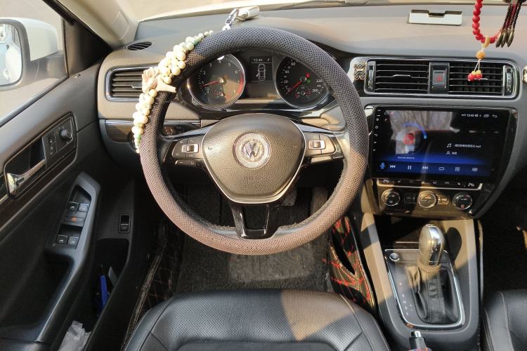 Used Volkswagen Sagitar 2015 230TSI Automatic Luxury Model