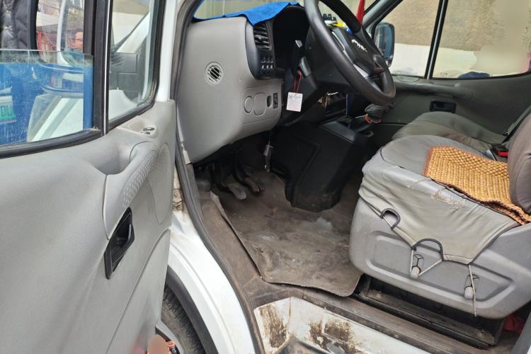 Used JMC Transit 2019 2.8T Commercial Version Short Wheelbase Mid-Roof 6-Seater China VI JX493
