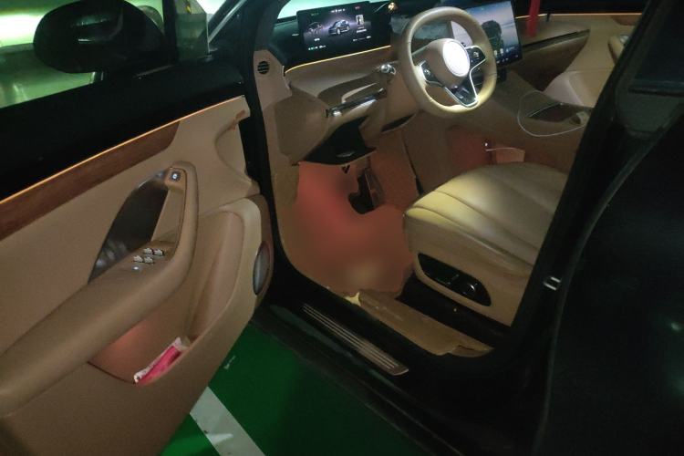 Used Hima Luxeed R7 2024 All-Electric 802 km Max Driver Seat