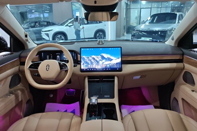 Used Hima AITO M7 2024 1.5T Intelligent Drive 4x4 Max Edition 6 Seats Center Console