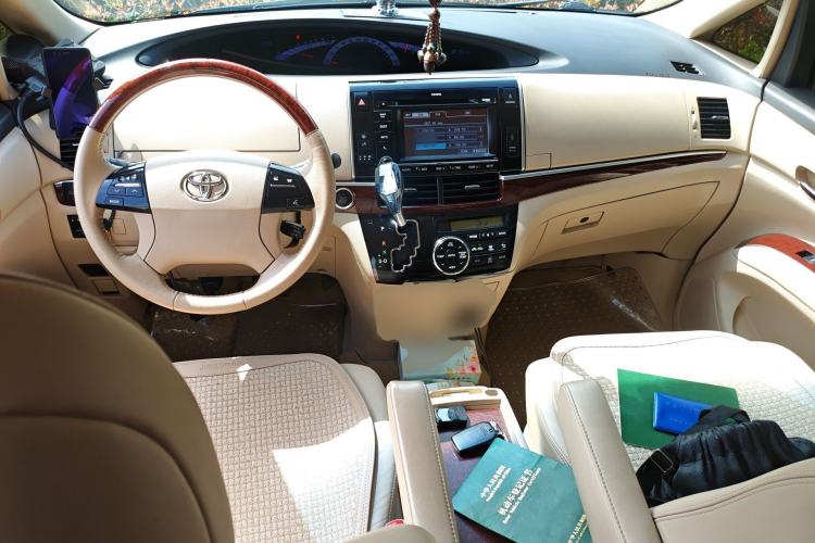 Used Toyota Previa 2012 3.5L 7-Seater Luxury Version Center Console