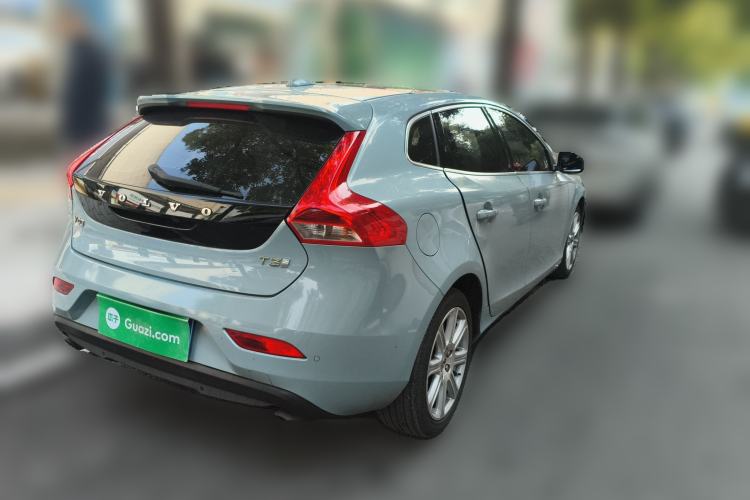 Used Volvo V40 2017 T3 Zhiya Edition
