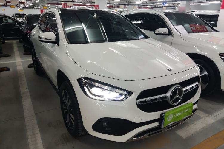 Used Mercedes-Benz GLA 2022 GLA 200 Front Right 45 Deg