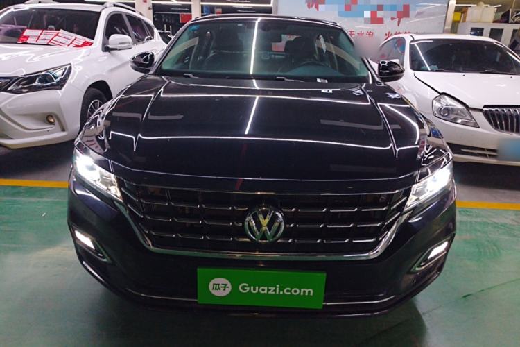 Used Volkswagen Passat 2019 330TSI Elite Edition China VI Front