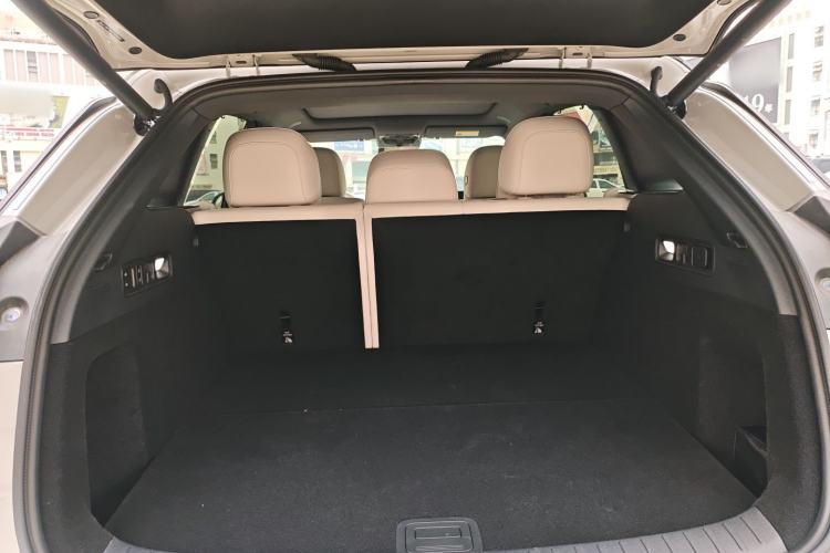 Used Li Auto i6 2025 Model Two-Wheel-Drive Standard Type