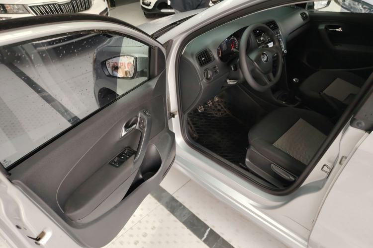 Used Volkswagen Polo 2014 1.4L Manual Fashion Edition Driver Seat
