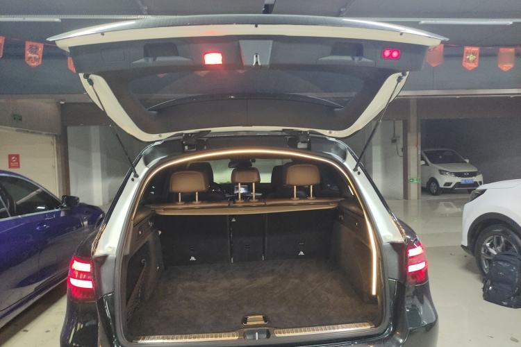 Used Mercedes-Benz GLC 2019 GLC 260 4MATIC Luxury Model
