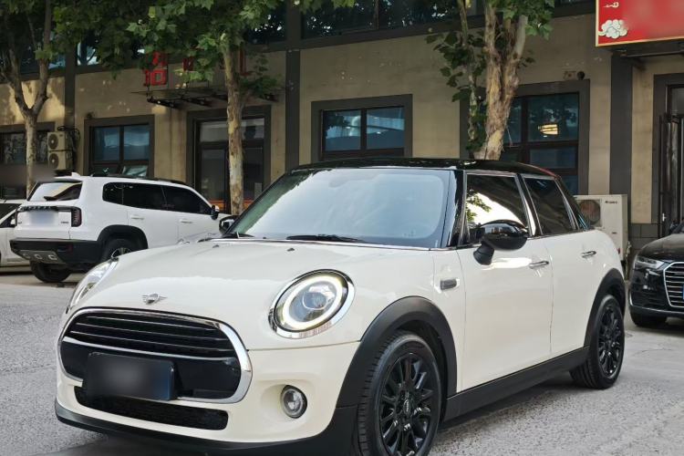 Used MINI 2020 1.5T COOPER Classic Edition Five-Door Version Front Left 45 Deg