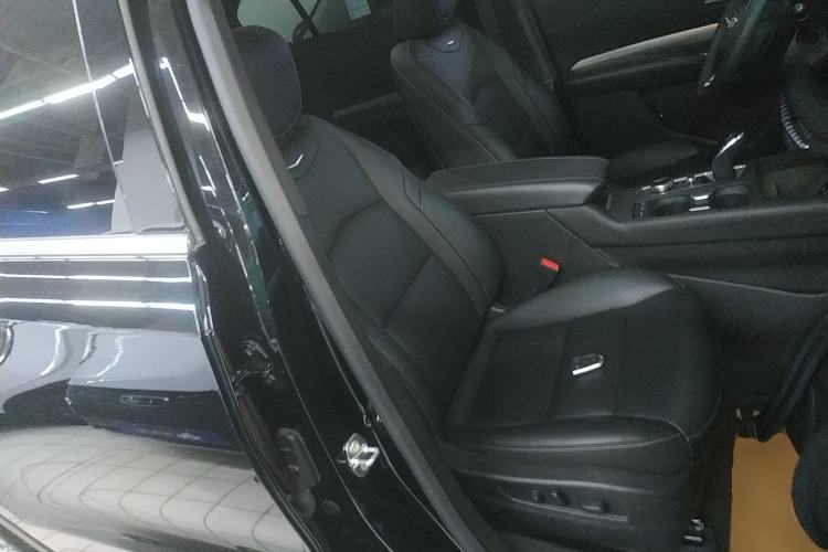 Used Cadillac XT4 2023 28T Two-Wheel-Drive Luxury Version