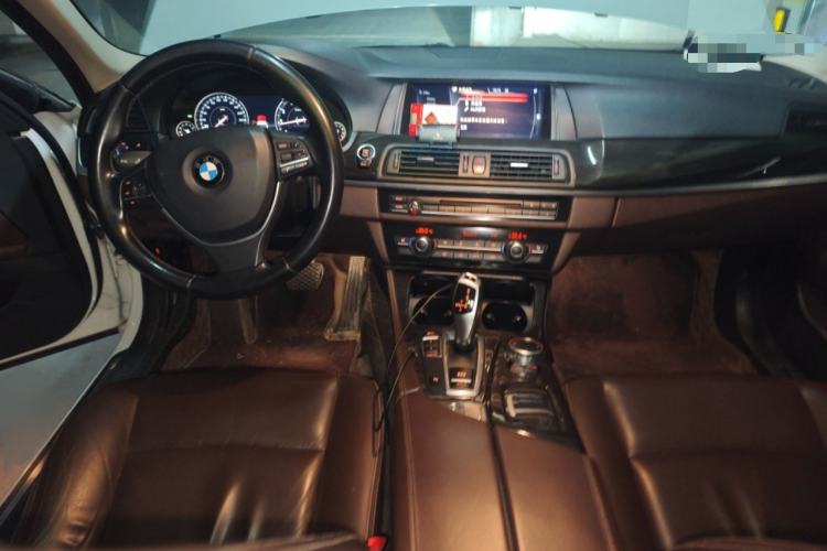 Used BMW 5 Series 2017 525Li Luxury Design Package Interior 2