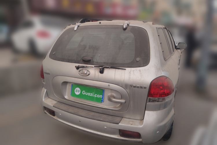 Used Huatai Santa Fe Classic 2012 2.0L Gasoline Manual Two-Wheel Drive with Sunroof
