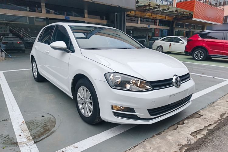 Used Volkswagen Golf 2016 1.6L Automatic Fashion Model Front Right 45 Deg