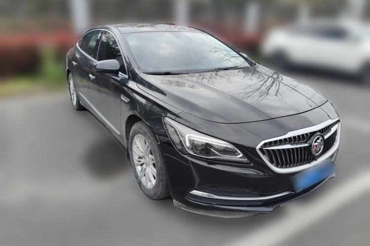 Used Buick LaCrosse 2018 20T Elite Edition Front Right 45 Deg