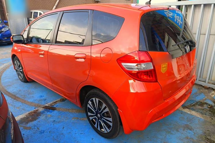 Used Honda Fit 2011 1.3L automatic comfort version
