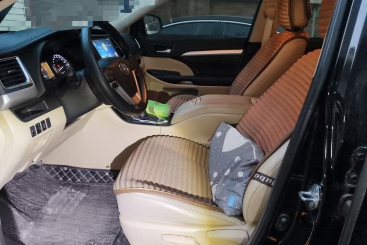 Used Toyota Highlander 2018 2.0T Two-Wheel Drive Elite Version 5 Seats China VI Standard