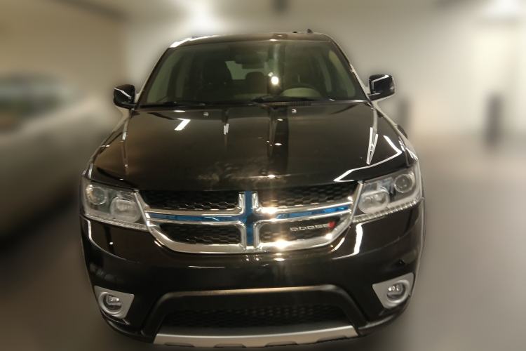 Used Dodge Journey 2013 2.4L Two-Wheel Drive Luxury Version Front