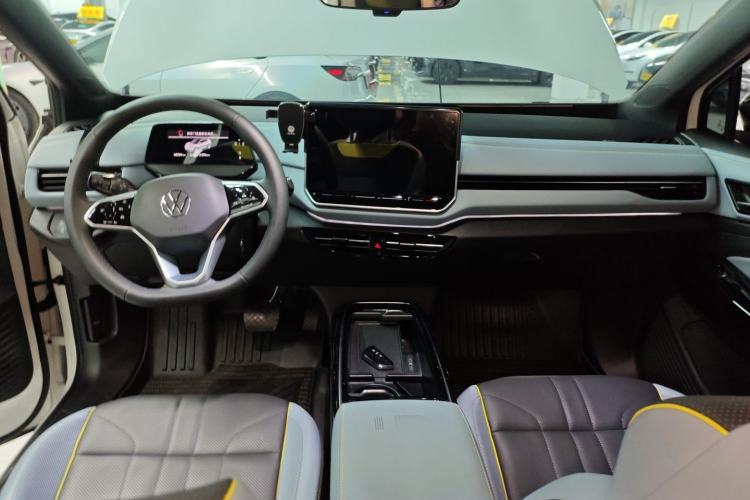 Used Volkswagen ID.4 X 2025 Smart Edition Outstanding Model Center Console