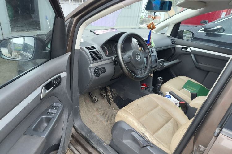 Used Volkswagen Touran 2013 1.4T Manual Fashion Edition 5 Seats Driver Seat