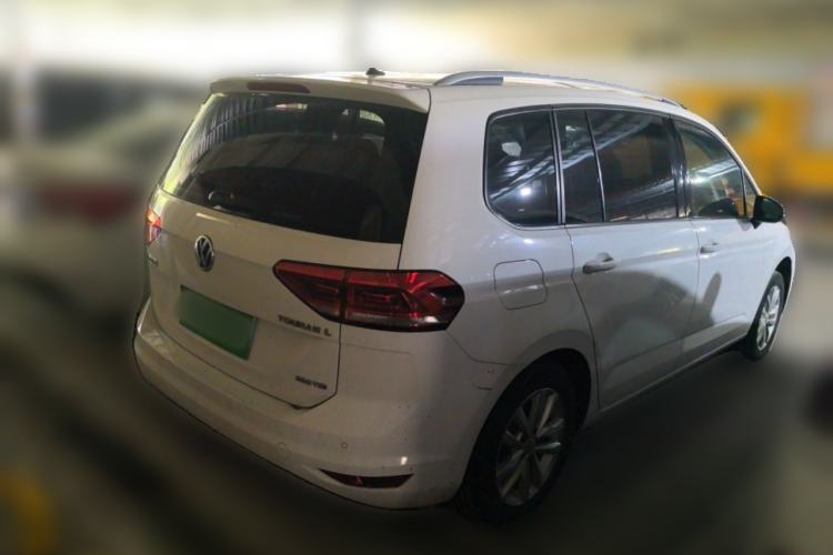 Used Volkswagen Touran 2016 Volkswagen Touran L 280TSI DSG Comfort Edition
