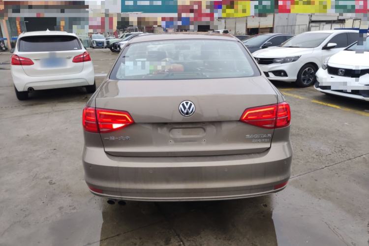 Used Volkswagen Sagitar 2017 230TSI Automatic Comfort Version
