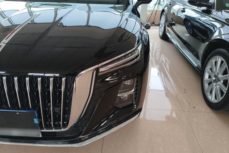 Used Hongqi H5 2025 2.0T Automatic Flag Edition – 500 000 Units Commemorative Version
