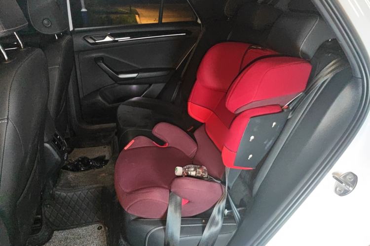 Used Volkswagen T-ROC 2021 280TSI DSG Two-Wheel Drive Luxury Smart Connectivity Version Left Rear Seat