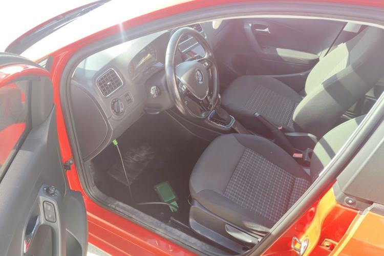 Used Volkswagen Polo 2016 1.6L Automatic Comfort Model
