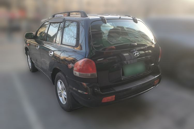 Used Huatai Santa Fe Classic 2012 2.0L Gasoline Manual Two-Wheel Drive with Sunroof
