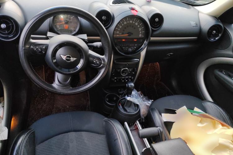 Used MINI Countryman 2014 1.6T COOPER ALL4 Fun Center Console