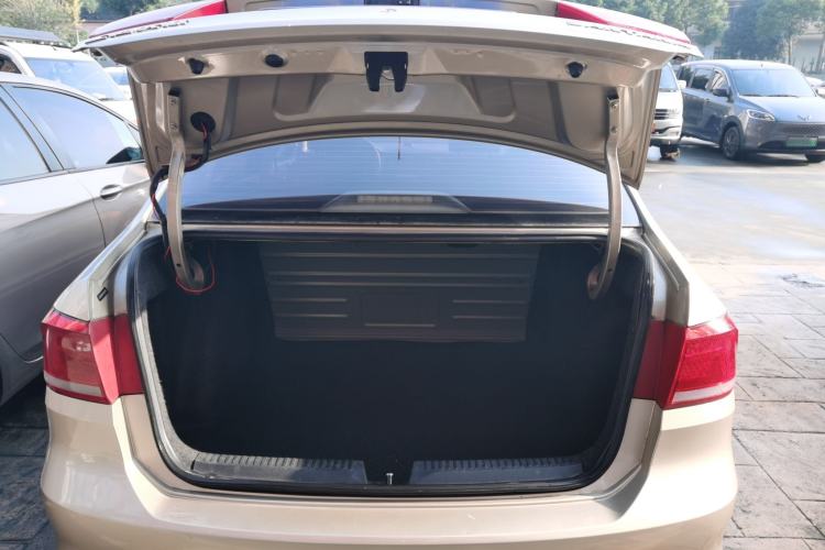 Used Volkswagen Santana 2013 1.4L Manual Fashion Edition