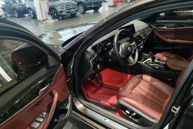 Used BMW 5 Series 2018 Restyled 530Li Leading Edition M Sport Package
