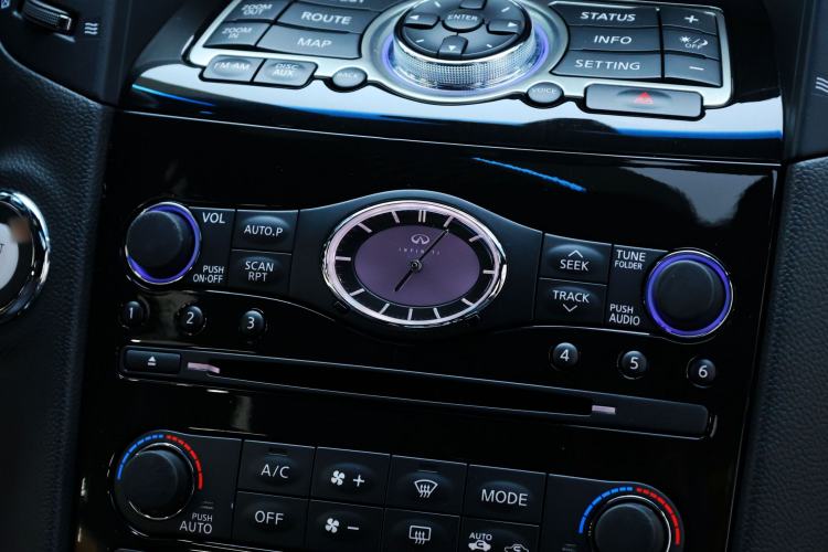 Used Infiniti QX70 2015 3.7L Shadow Edition
