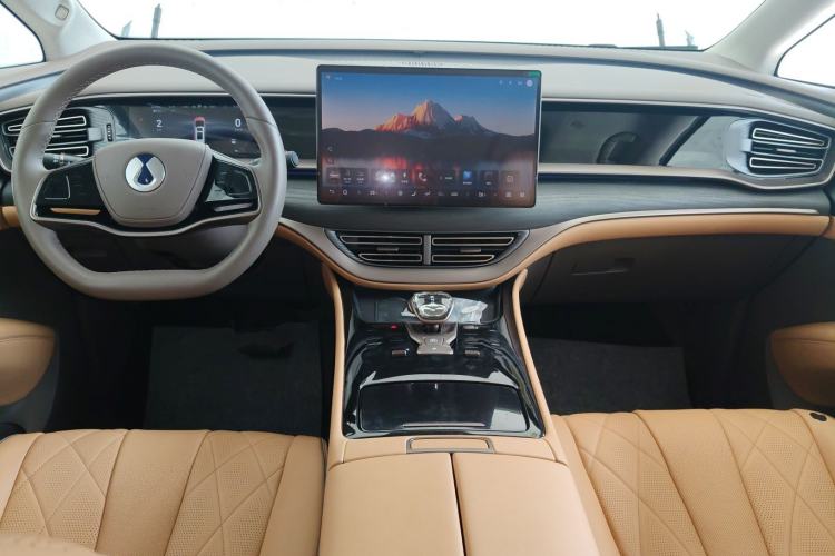 Used Denza D9 2022 DM-i 970 Four-Wheel Drive Flagship Model
