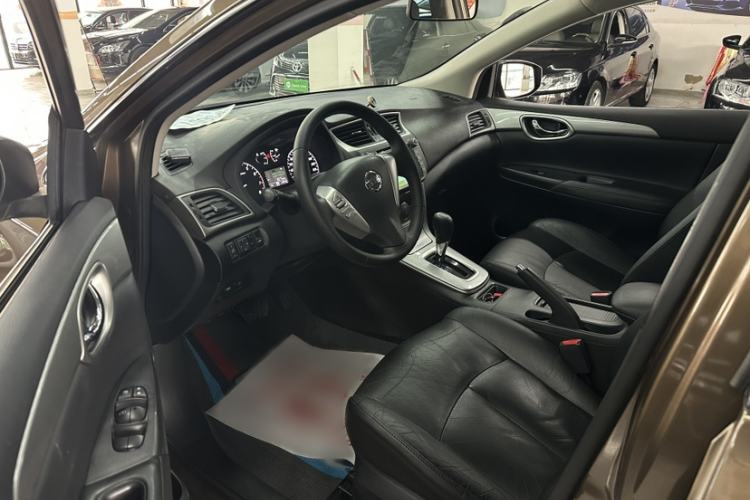 Used Nissan Sylphy 2014 1.6XV CVT Deluxe Edition Interior 2