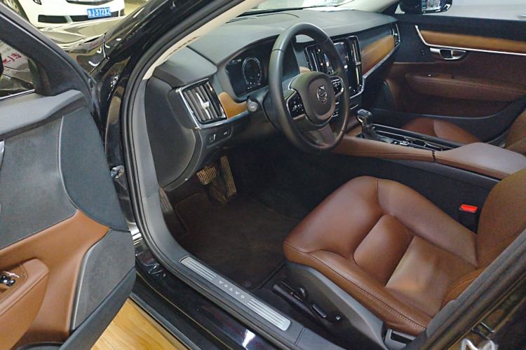 Used Volvo S90 2020 T5 Zhiyi Luxury Edition