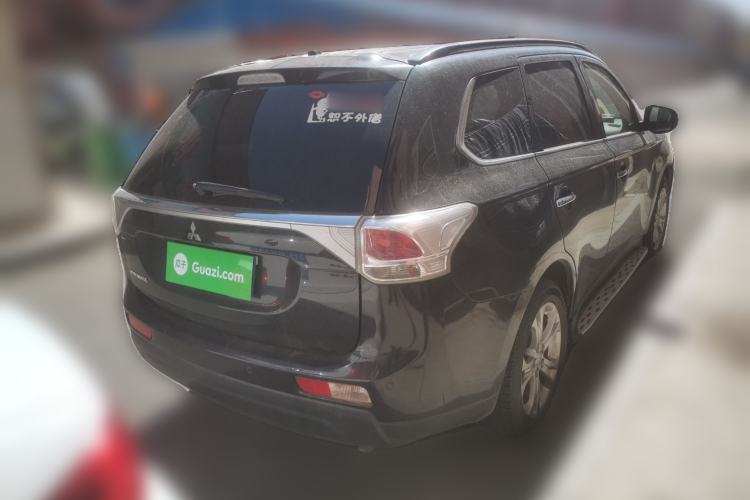 Used Mitsubishi Outlander 2013 2.4L 4x4 Luxury Navigation Edition 5 Seats