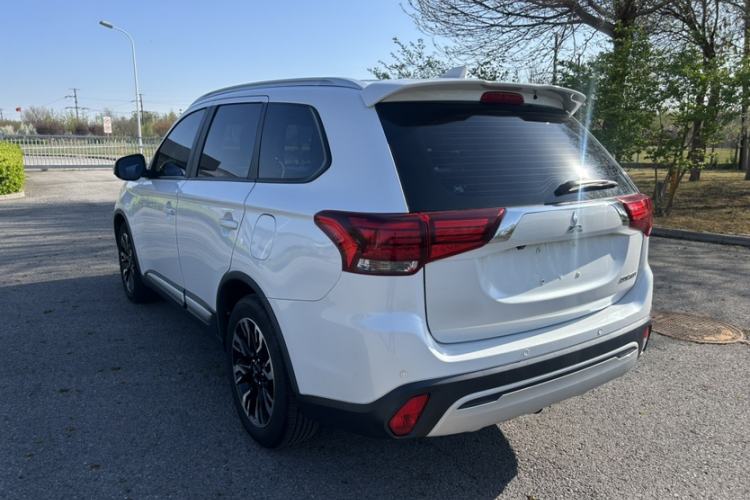 Used Mitsubishi Outlander 2019 2.0L Two-Wheel Drive Comfort Edition 5 Seats China VI Standard Exterior 4