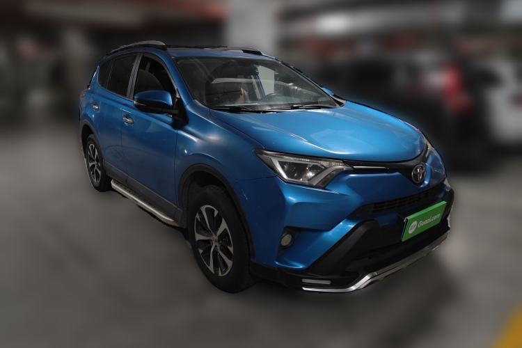 Used Toyota RAV4 2016 2.0L CVT Two-Wheel Drive Fashion Edition China V Standard Front Right 45 Deg
