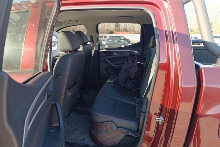 Used SAIC MAXUS T60 2017 2.0T Gasoline Automatic Two-Wheel Drive High-Ride Elite Standard Cabin
