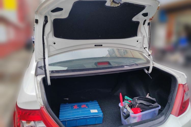 Used BYD F3 2015 Energy-Saving Edition 1.5L Manual Luxury Model Trunk