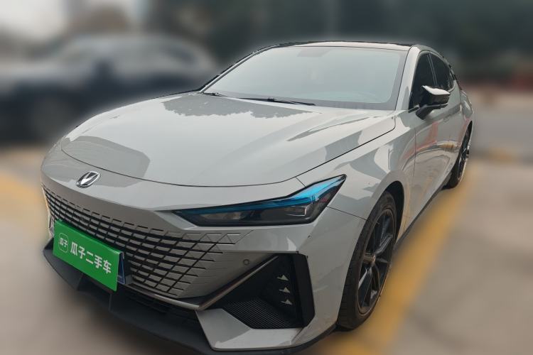 Used Changan UNI-V 2022 1.5T Prestige Version