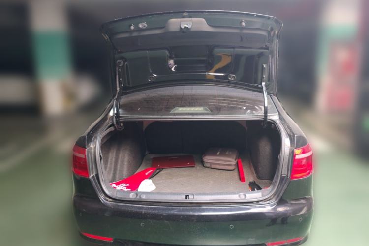 Used Volkswagen Lavida 2013 1.6L Manual Comfort Edition